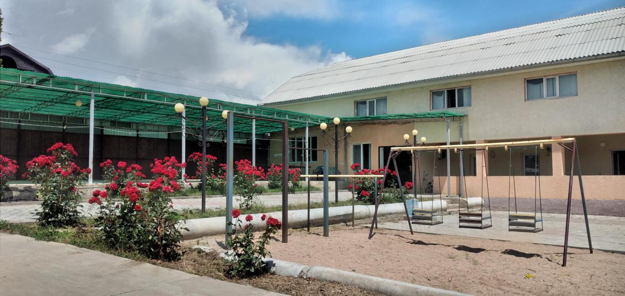Yukon Hotel Bosteri Kültér fotó